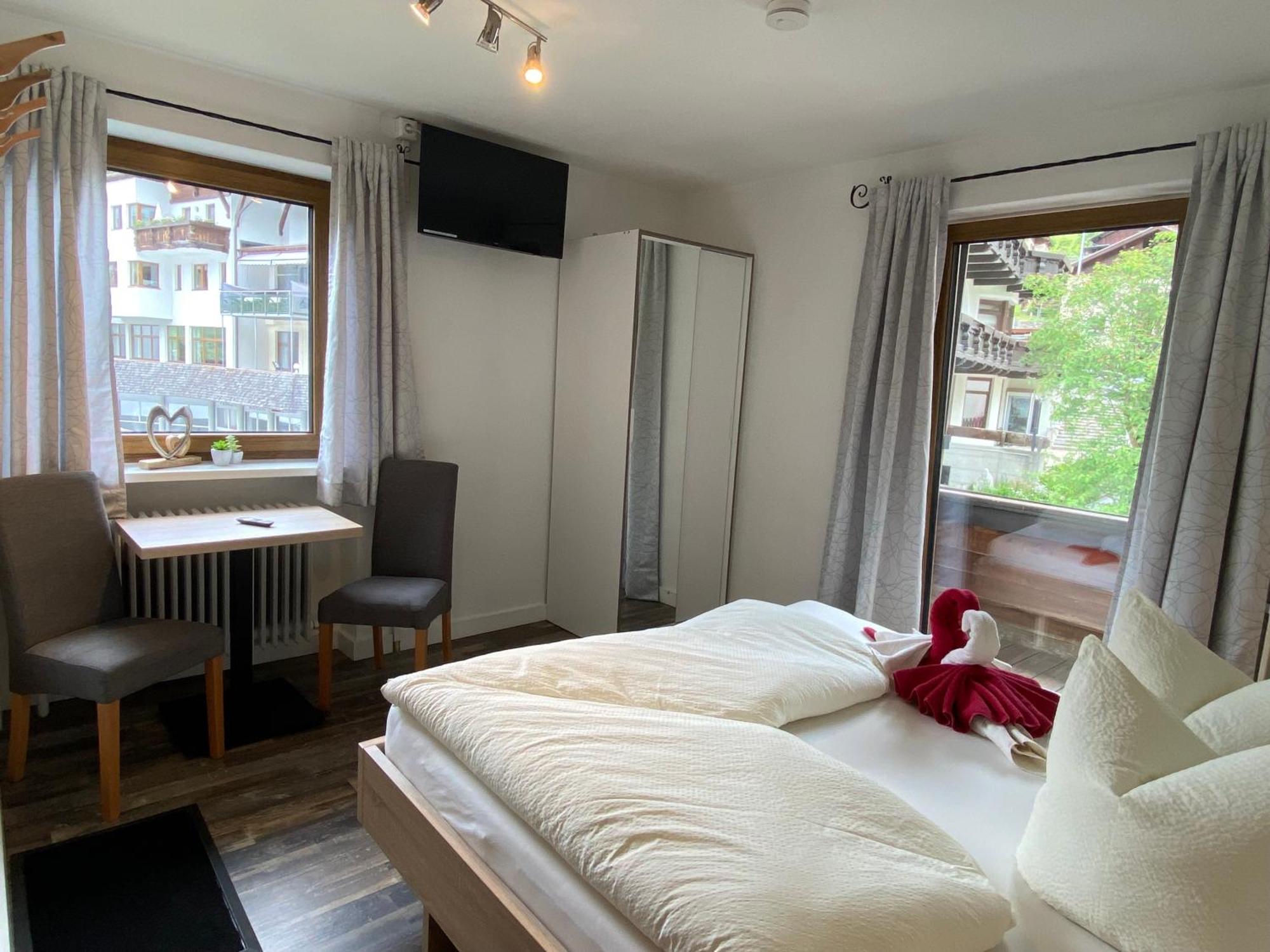 Pension Jagerhof - Sommercard Inkl - 5 Min Zum Hochzeiger Jerzens Kültér fotó