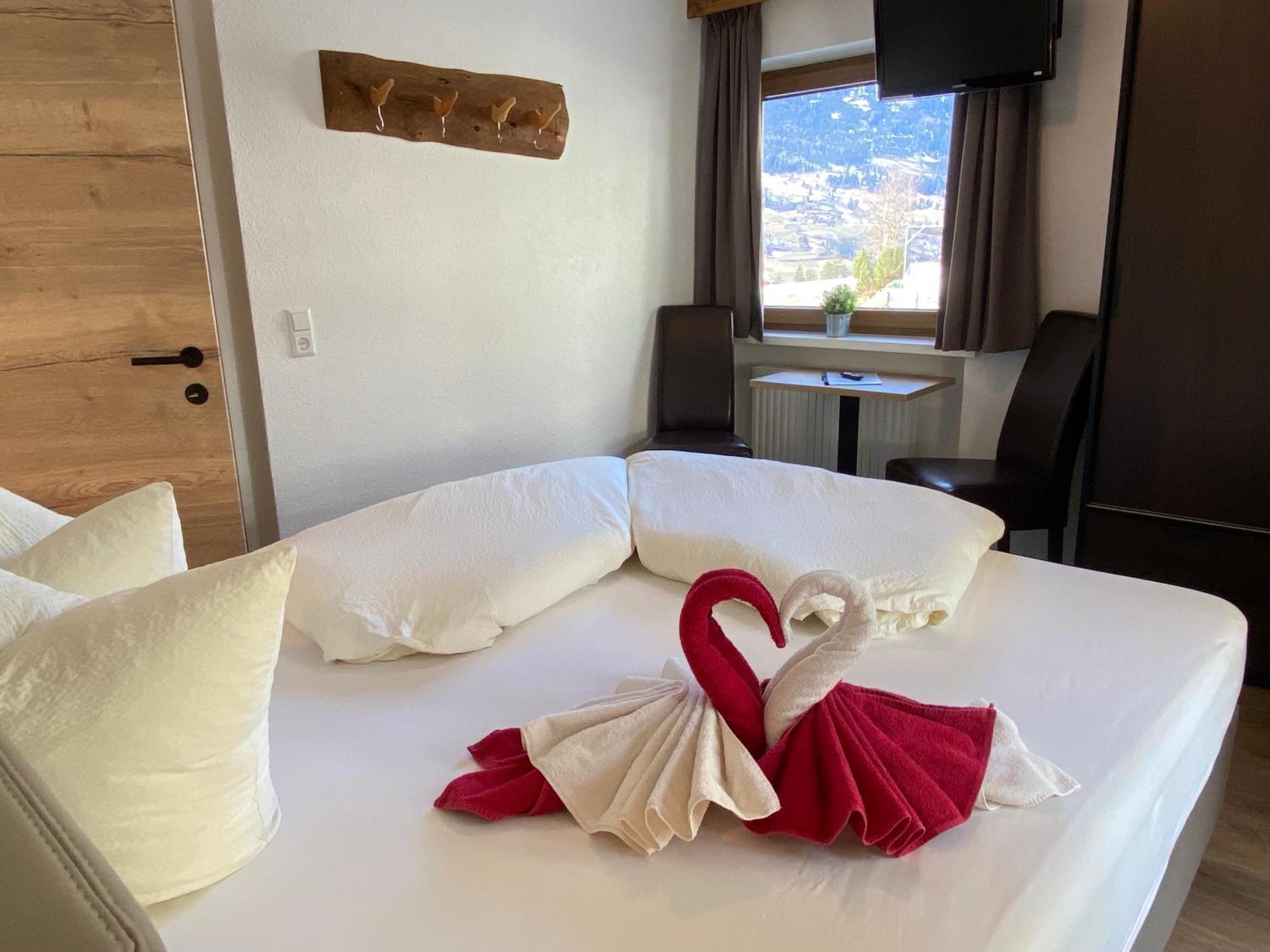 Pension Jagerhof - Sommercard Inkl - 5 Min Zum Hochzeiger Jerzens Kültér fotó