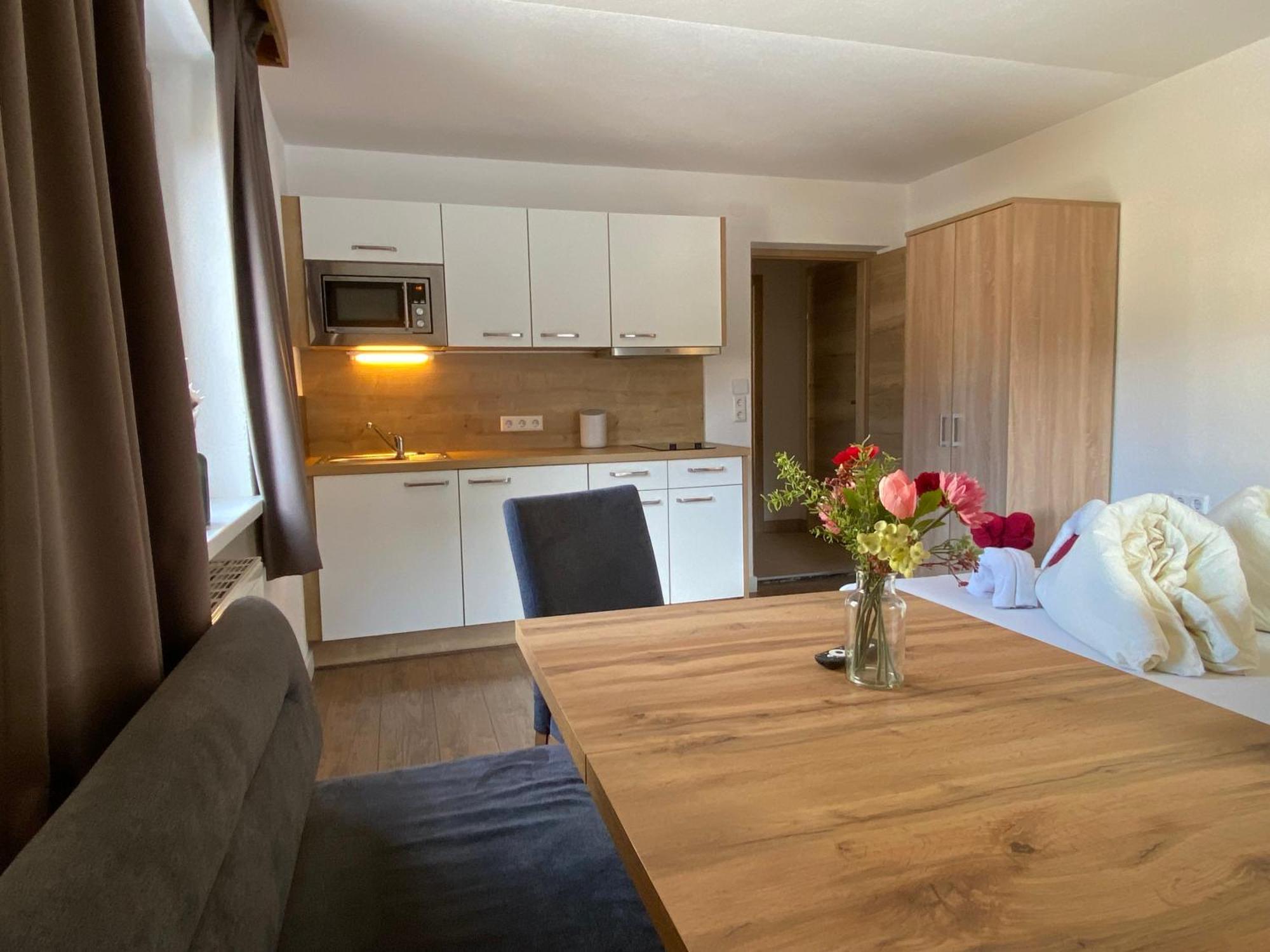 Pension Jagerhof - Sommercard Inkl - 5 Min Zum Hochzeiger Jerzens Kültér fotó